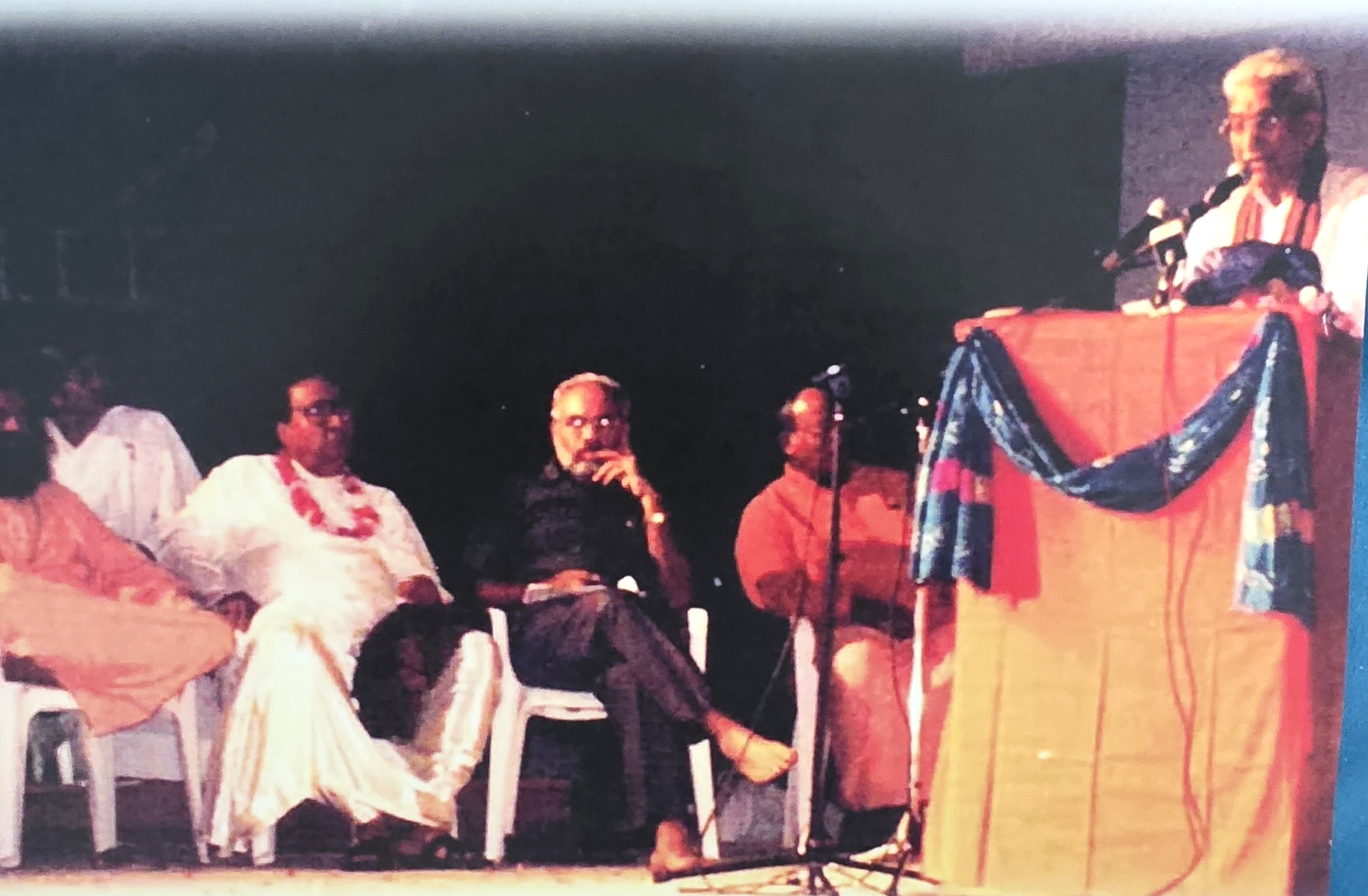 Prof. Hari Shanker Adesh on the dais with Shri Narendra Modi as Shri Ashok Singhal addresses the assembly in Trinidad